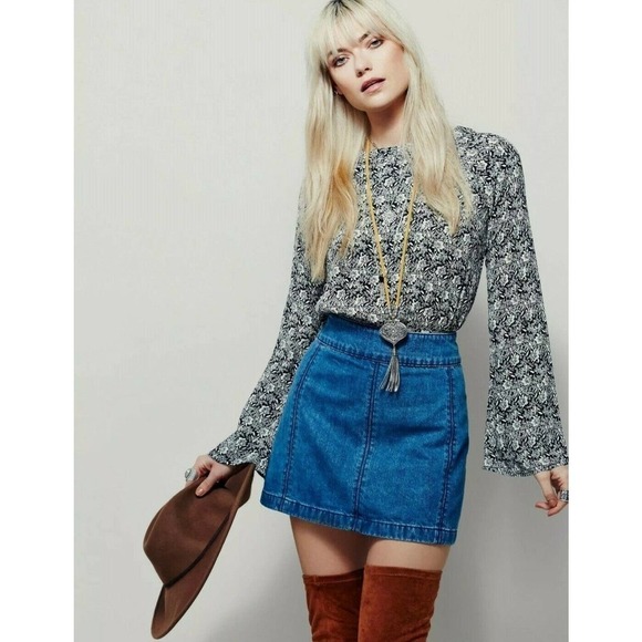 NWT Free People Zip to It Denim Mini Jean Skirt Chloe Wash Women's Sz 8 - Picture 1 of 12